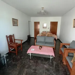 https://confortable-y-amplio-departamento-a-1-cuadra-km-0.hotelsmendoza.com